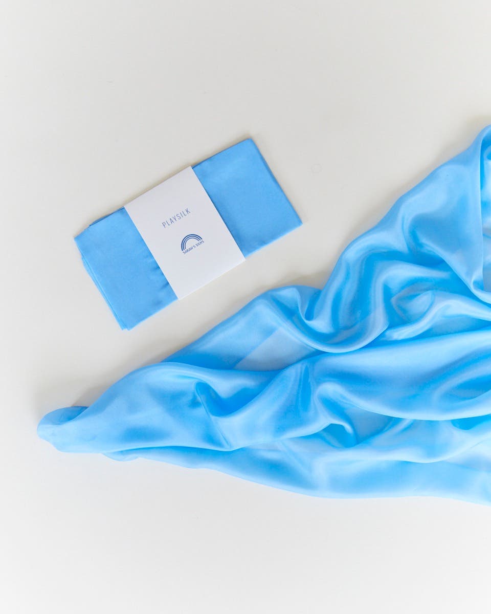 Sarah's Silks Seidenspieltuch 53x53 cm - himmelblau image